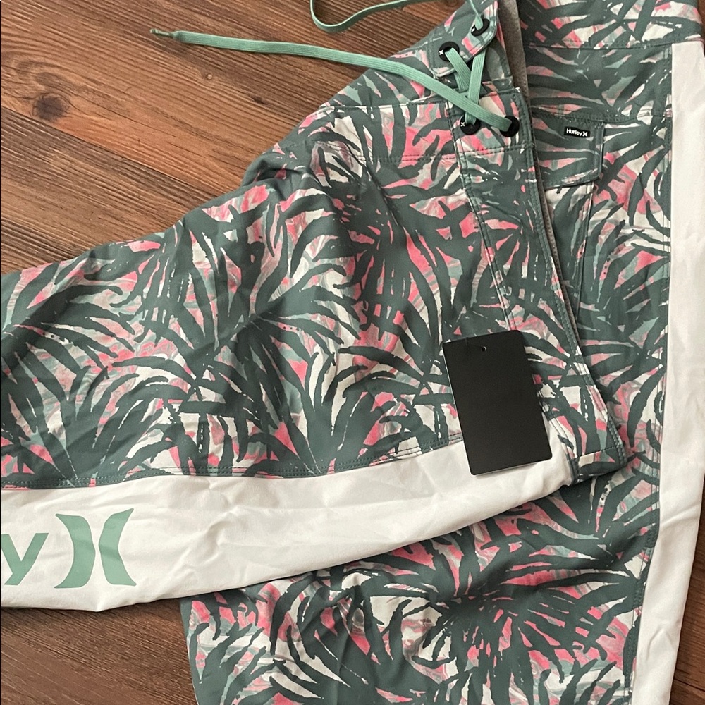 HURLEY Tropical Escape Paradise Swim Board Short,Sz.38!NWT - Picture 8 of 8